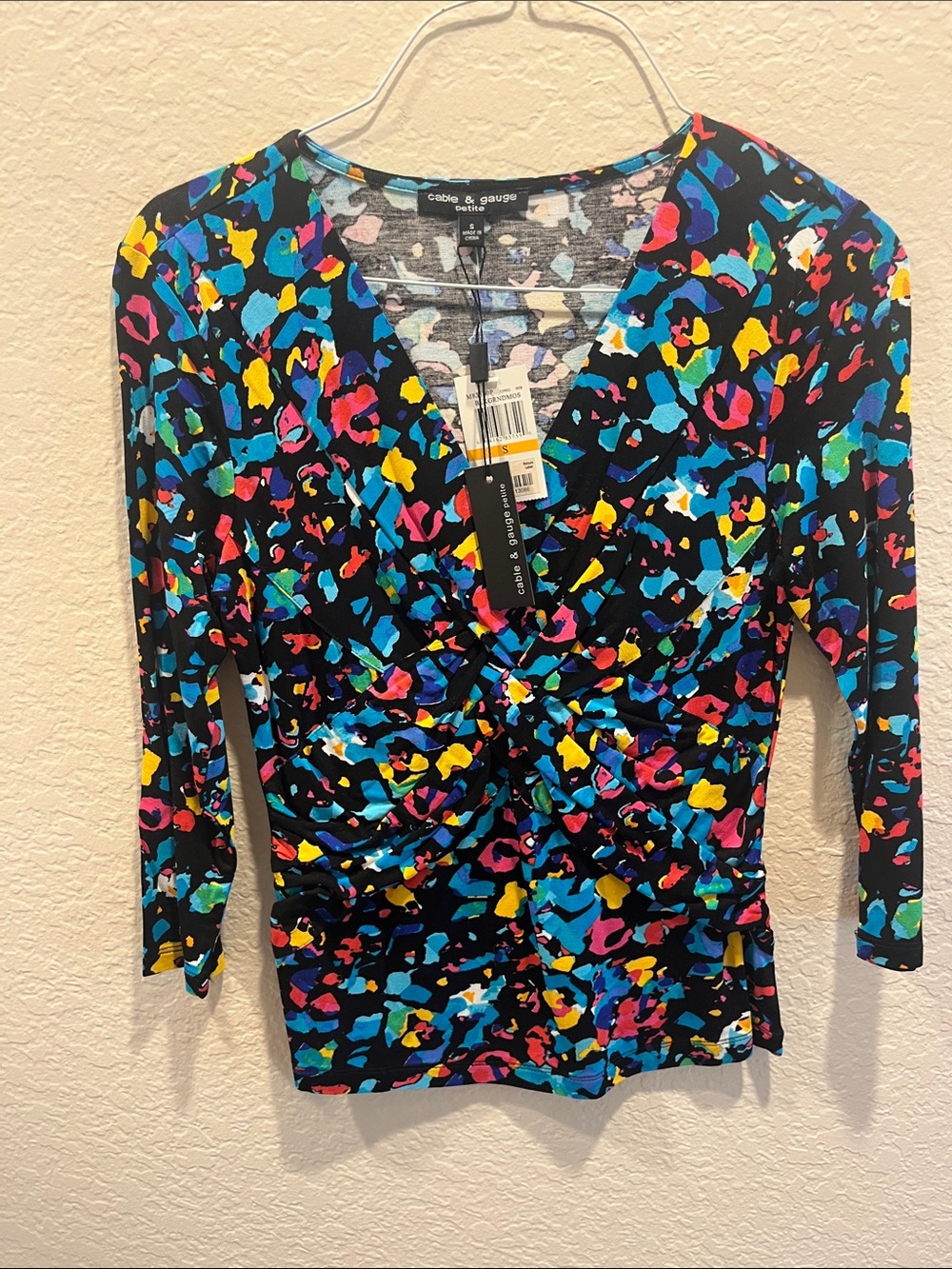 Cable & Gauge Black Multicolor Ruched V-Neck Long Sleeve Top
